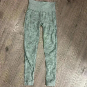 Jim Shark Scrunch Leggings Camo Size XS